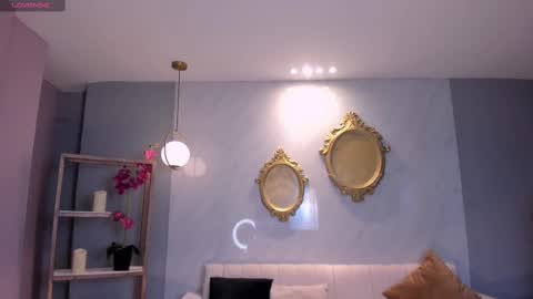 Snapshot of niaholland chatting on 09.11.25 SQUIRTER DOLL    online show from 09.11.25