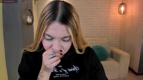 SQUIRTER DOLL    online show from 10.26.25