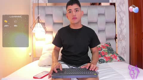 Snapshot of niall_falcon chatting on 12.04.24 Niall  online show from 12.04.24