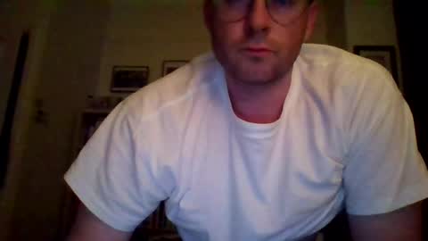 Snapshot of niallthewanderer chatting on 06.19.26 niallthewanderer online show from 06.19.26