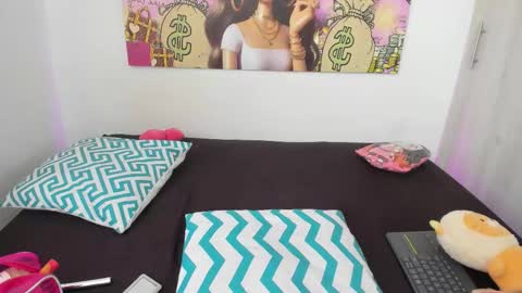  Nia  online show from 11.08.25