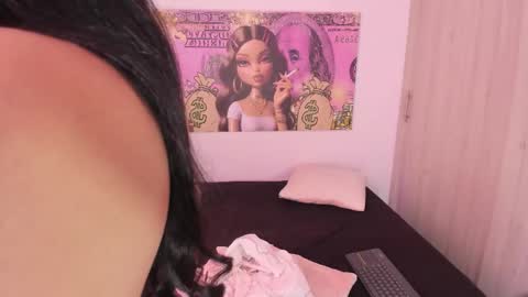  Nia  online show from 12.15.25