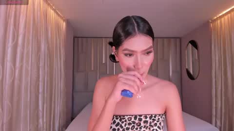 Call me Nia  online show from 03.04.25