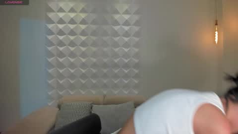 Call me Nia  online show from 09.10.25