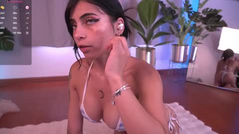 Snapshot of nicdani_1 chatting on 01.19.25 Dani 3 online show from 01.19.25