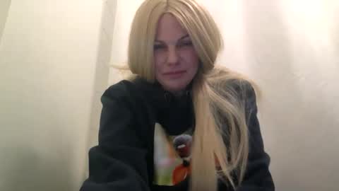 Snapshot of nicecolddrink2 chatting on 01.14.26 Amber online show from 01.14.26