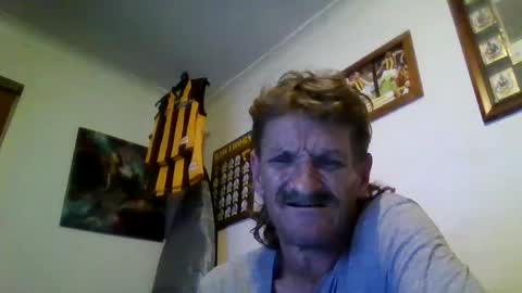 Snapshot of niceozziecockxxx chatting on 01.24.25 Sexiishaine online show from 01.24.25
