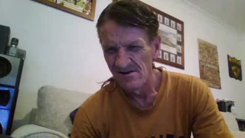 Snapshot of niceozziecockxxx chatting on 03.02.25 Sexiishaine online show from 03.02.25