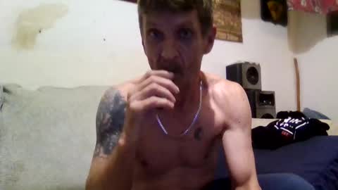 Snapshot of niceozziecockxxx chatting on 10.10.25 Sexiishaine online show from 10.10.25