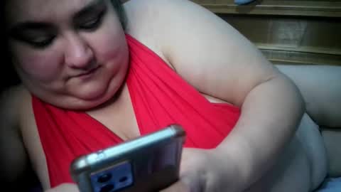 Snapshot of nicholle chatting on 12.16.25 Nicholle online show from 12.16.25