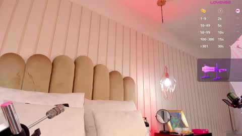 nickiwestt___ online show from 05.25.26