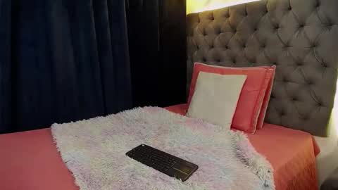 Nicky Brown online show from 09.09.25