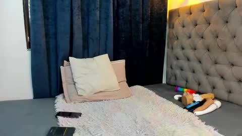 Nicky Brown online show from 09.15.25