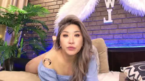 Snapshot of nicky_owl chatting on 02.05.25 Today is my 41st birthday  And in 2 hours Im waiting for you on the stream Stock up on tokens and a good mood Nicky online show from 02.05.25