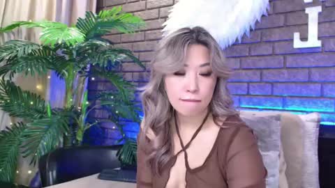 Snapshot of nicky_owl chatting on 02.19.25 Today is my 41st birthday  And in 2 hours Im waiting for you on the stream Stock up on tokens and a good mood Nicky online show from 02.19.25