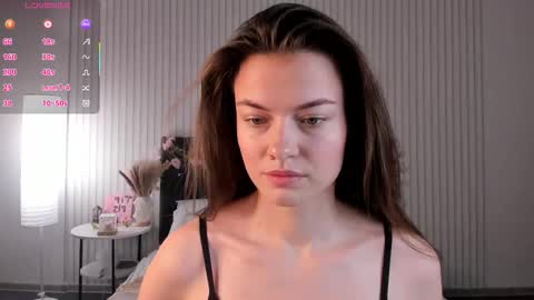 Snapshot of nicky_r0se chatting on 12.18.25 Ameli online show from 12.18.25