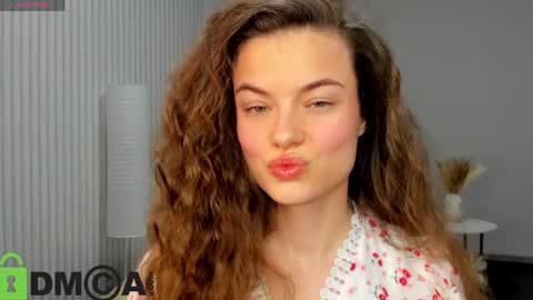 Snapshot of nicky_r0se chatting on 04.28.26 Ameli online show from 04.28.26