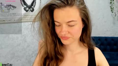 Snapshot of nicky_r0se chatting on 05.26.26 Ameli online show from 05.26.26