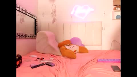 Snapshot of nicky_teem chatting on 11.23.25 nicky_teem online show from 11.23.25