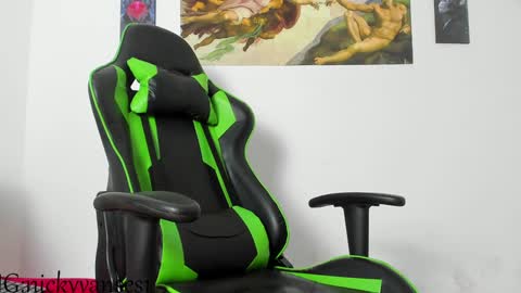 Snapshot of nicky_vance chatting on 12.18.24 nicky online show from 12.18.24