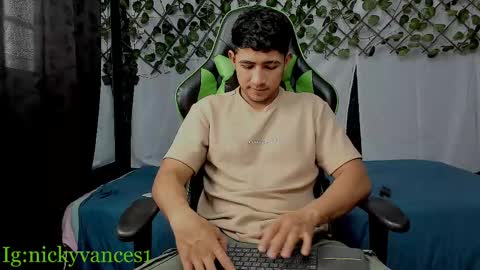 Snapshot of nicky_vance chatting on 09.20.25 nicky online show from 09.20.25