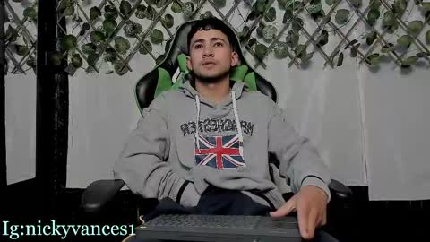 Snapshot of nicky_vance chatting on 10.10.25 nicky online show from 10.10.25