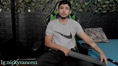 Snapshot of nicky_vance chatting on 10.22.25 nicky online show from 10.22.25