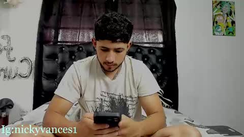 Snapshot of nicky_vance chatting on 11.03.25 nicky online show from 11.03.25