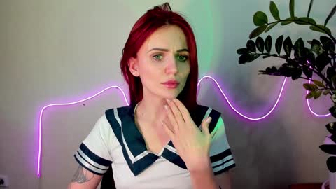 Nicky Weekends online show from 12.18.24