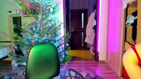 Nicky Weekends online show from 01.14.25