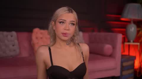 Nicky online show from 11.22.25