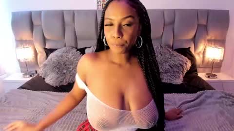 Snapshot of nickytouse chatting on 12.10.24 Nicky online show from 12.10.24