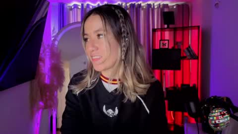 Snapshot of nickywindsor chatting on 06.19.26 Nicky online show from 06.19.26