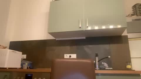 Snapshot of nico181969 chatting on 02.19.25 Nico online show from 02.19.25