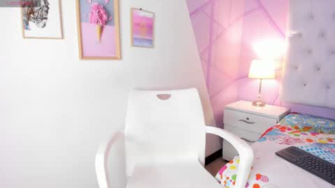 Nicol  online show from 02.15.25