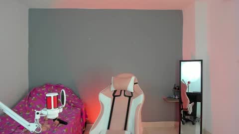 Snapshot of nicol_jone chatting on 01.21.25 Nicol sanchez online show from 01.21.25