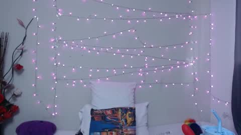 Snapshot of nicol_love0 chatting on 02.13.25 Nicol online show from 02.13.25