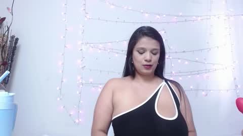 Snapshot of nicol_love0 chatting on 03.12.25 Nicol online show from 03.12.25