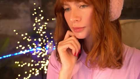 Nicol Moonn online show from 12.19.25