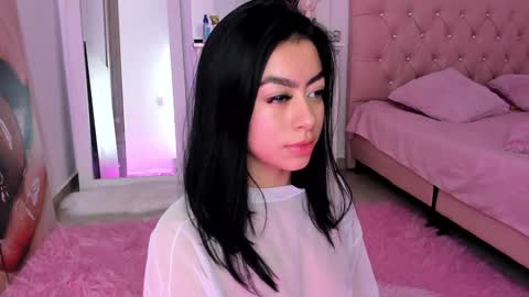 Snapshot of nicol_rosee chatting on 01.17.25 SOFIA   online show from 01.17.25