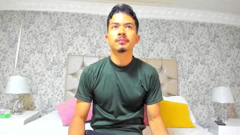 Snapshot of nicolaikarav chatting on 11.26.25 Nicolai online show from 11.26.25