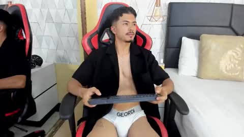 Snapshot of nicolaikarav chatting on 12.16.25 Nicolai online show from 12.16.25