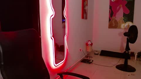 Snapshot of nicolas_torres99 chatting on 12.31.24 nicolas online show from 12.31.24