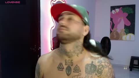 Snapshot of nicolas_torres99 chatting on 01.08.25 nicolas online show from 01.08.25