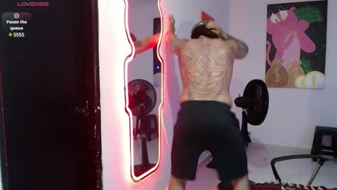 Snapshot of nicolas_torres99 chatting on 01.08.25 nicolas online show from 01.08.25