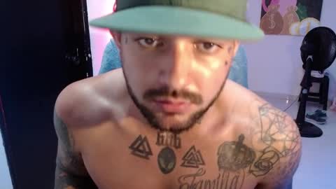 Snapshot of nicolas_torres99 chatting on 01.11.25 nicolas online show from 01.11.25