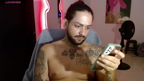 Snapshot of nicolas_torres99 chatting on 01.16.25 nicolas online show from 01.16.25