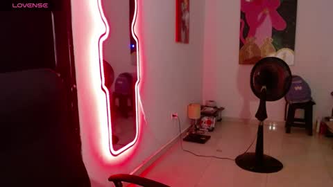 Snapshot of nicolas_torres99 chatting on 01.17.25 nicolas online show from 01.17.25