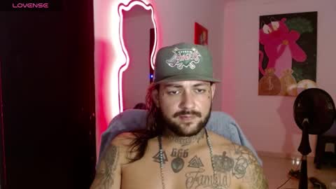 Snapshot of nicolas_torres99 chatting on 01.19.25 nicolas online show from 01.19.25