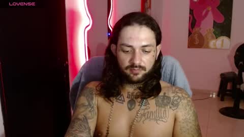 Snapshot of nicolas_torres99 chatting on 01.22.25 nicolas online show from 01.22.25